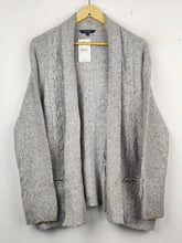 Buy online pre-used pre-loved 100% authentic & Original branded Maine (LS-7720) available in Pakistan. Top international brands avilable.